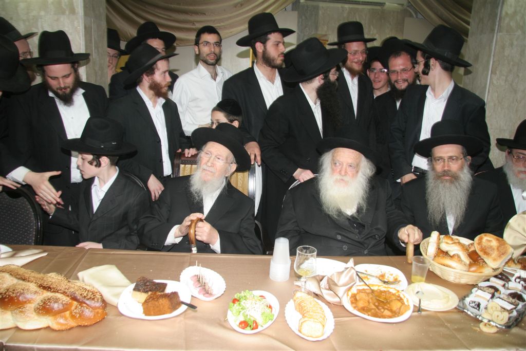 שלחן הנשיאות באירוע