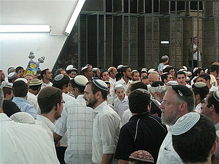 מרכז הרב: החבר´ה יודעים לרקוד...