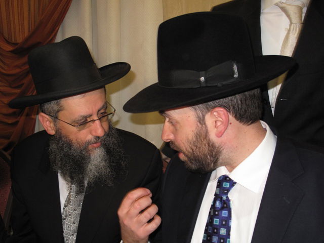 אתמול בירושלים: הגר"ע יוסף בבר-מצווה לנכדו