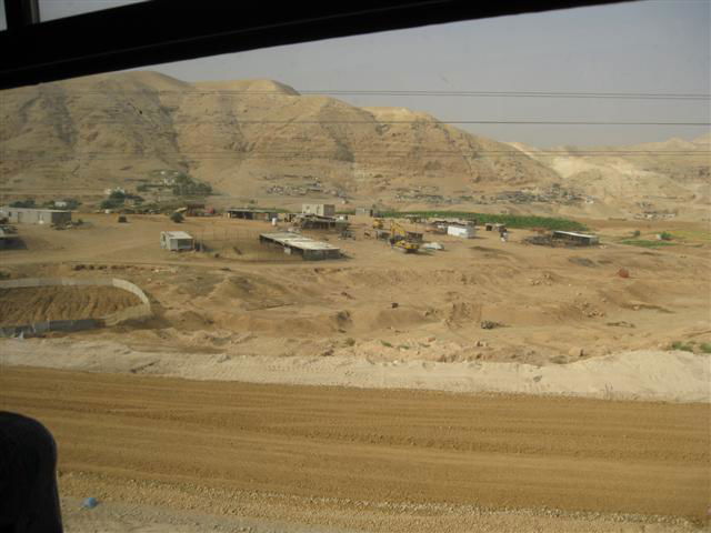 צפו בוידאו: הפלסטינים וצה"ל ליוו מתפללים ליריחו