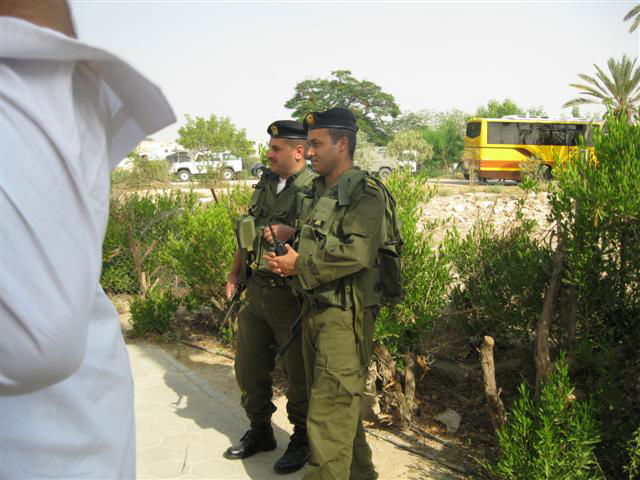 צפו בוידאו: הפלסטינים וצה"ל ליוו מתפללים ליריחו