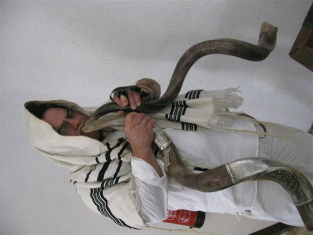 צפו בוידאו: הפלסטינים וצה"ל ליוו מתפללים ליריחו