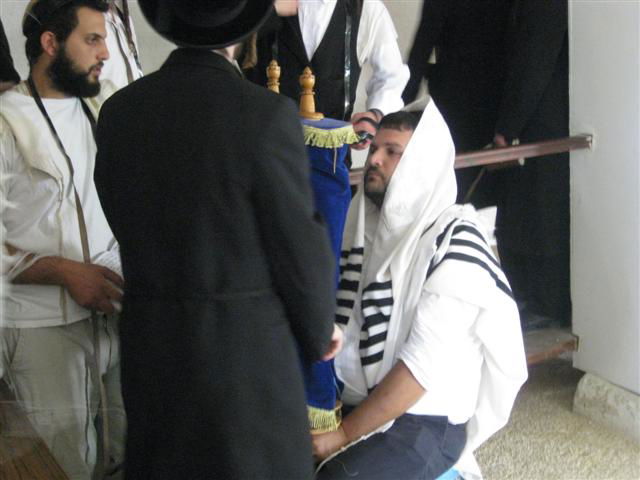 צפו בוידאו: הפלסטינים וצה"ל ליוו מתפללים ליריחו