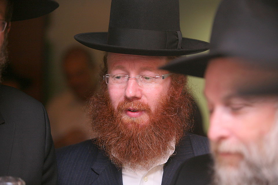 ירושלים: הוכנס ספר-תורה לעילוי נשמת מרת דינה הגר