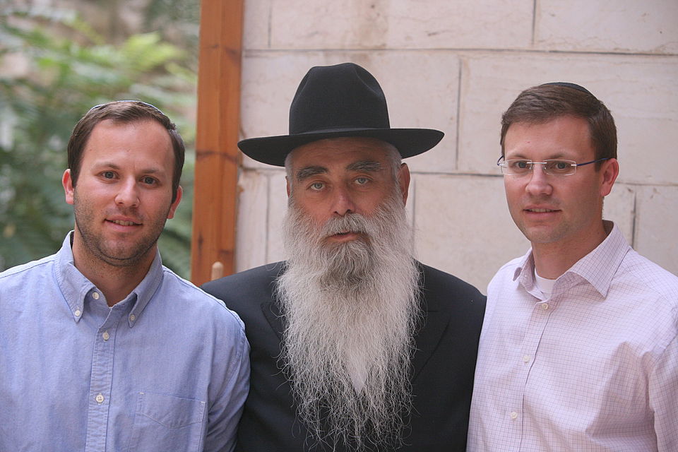 ירושלים: הוכנס ספר-תורה לעילוי נשמת מרת דינה הגר