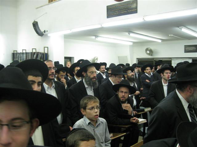 המונים ליוו את רעיית ראש הישיבה