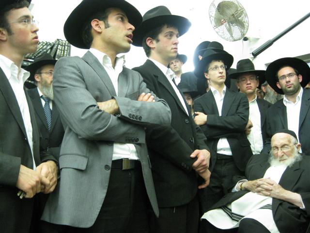 המונים ליוו את רעיית ראש הישיבה