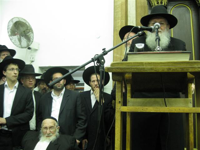המונים ליוו את רעיית ראש הישיבה