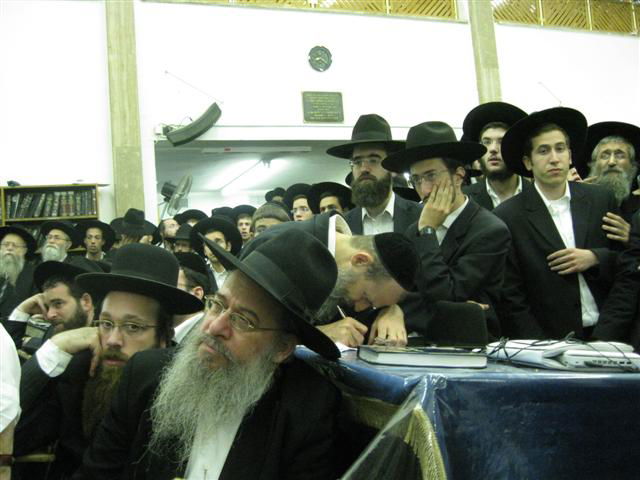 המונים ליוו את רעיית ראש הישיבה