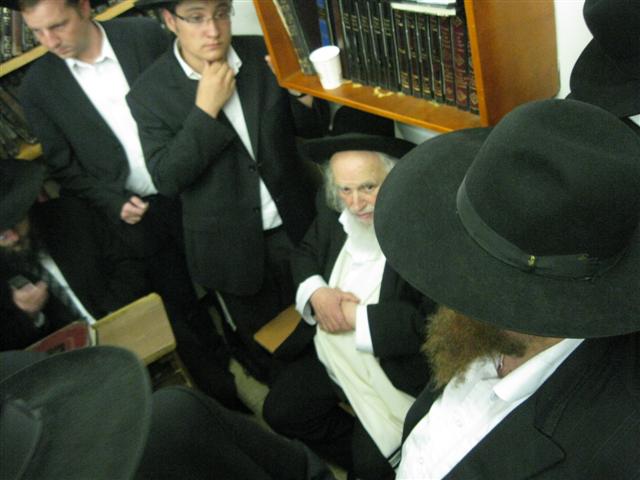 המונים ליוו את רעיית ראש הישיבה