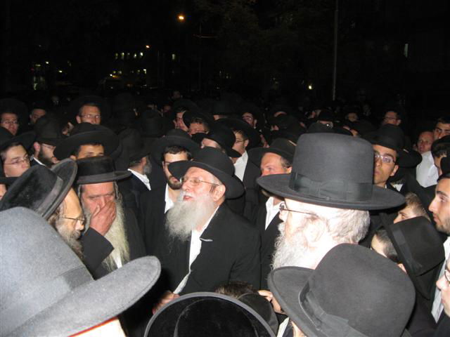 המונים ליוו את רעיית ראש הישיבה