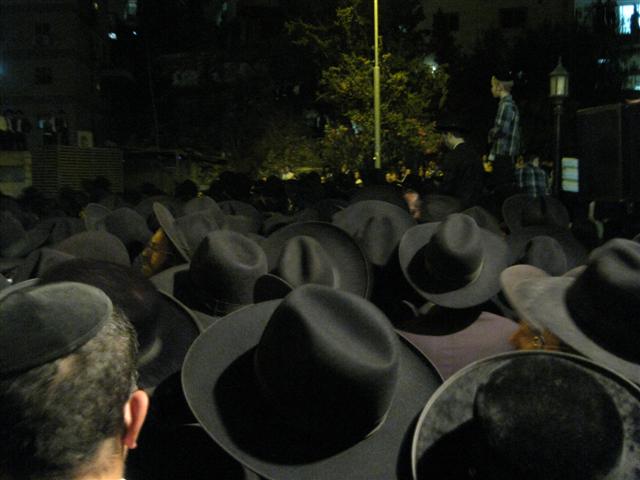 המונים ליוו את רעיית ראש הישיבה