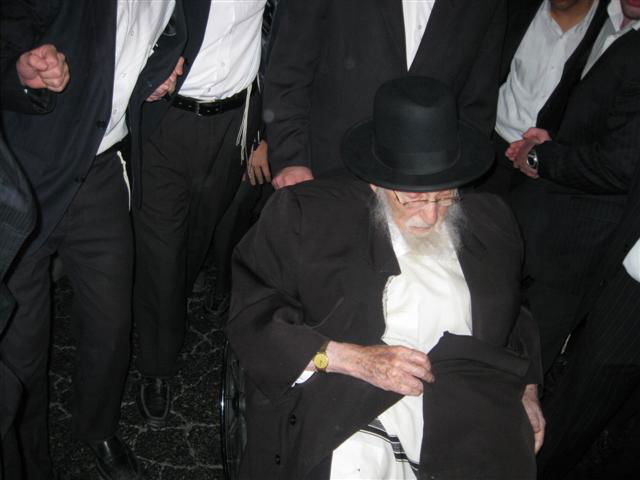 המונים ליוו את רעיית ראש הישיבה