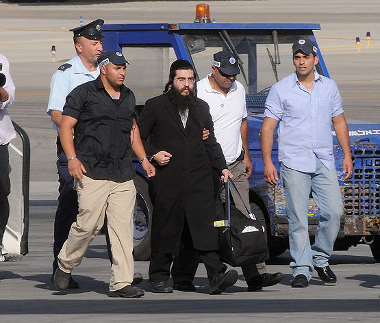 אליאור חן נחת בישראל והועבר הישר אל המשטרה