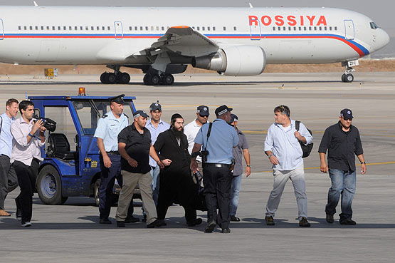 אליאור חן נחת בישראל והועבר הישר אל המשטרה