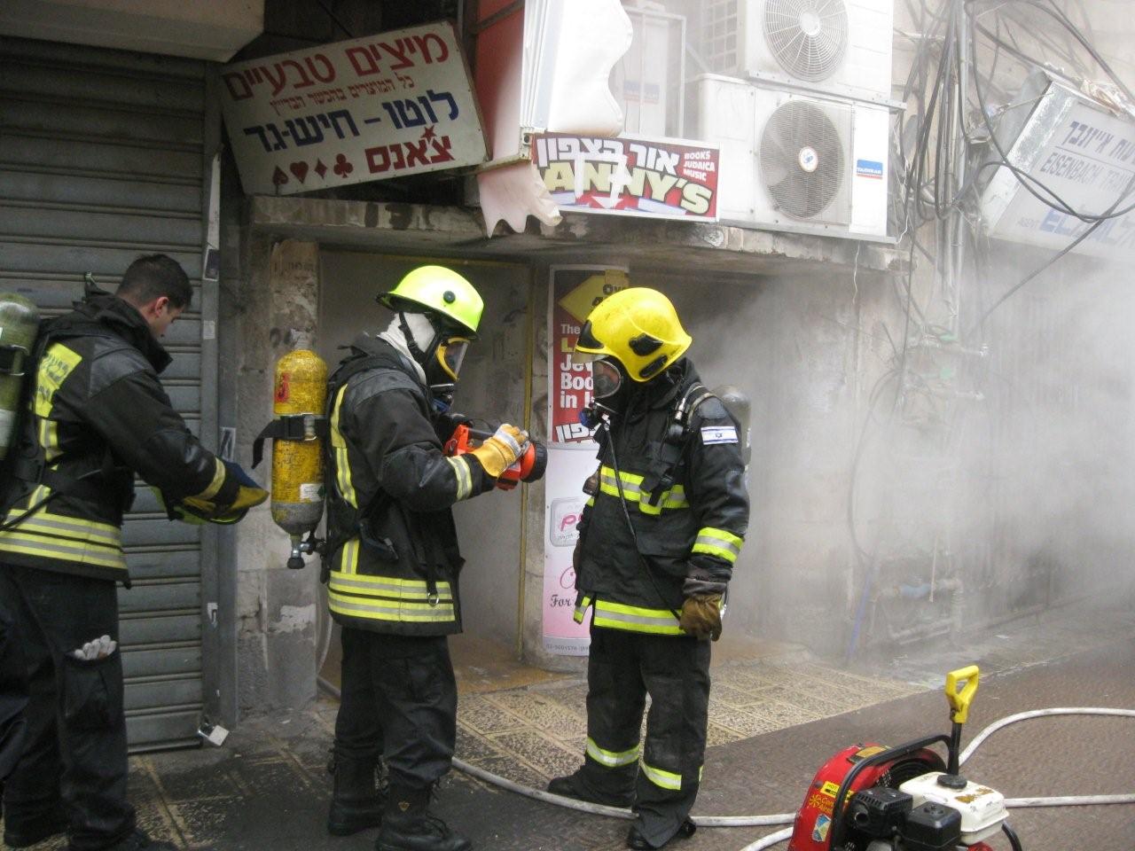בערב שבת: מאה שערים בערה