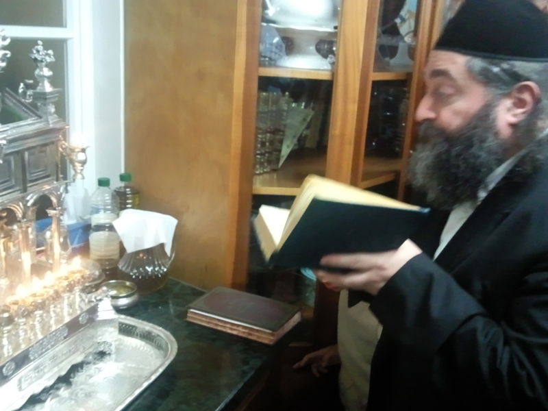 החנוכיה של רבי יקותיאל אבוחצירא