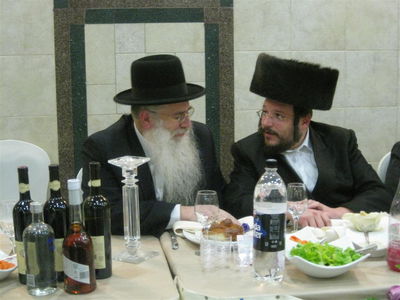 בעל השמחה ומאיר פרוש