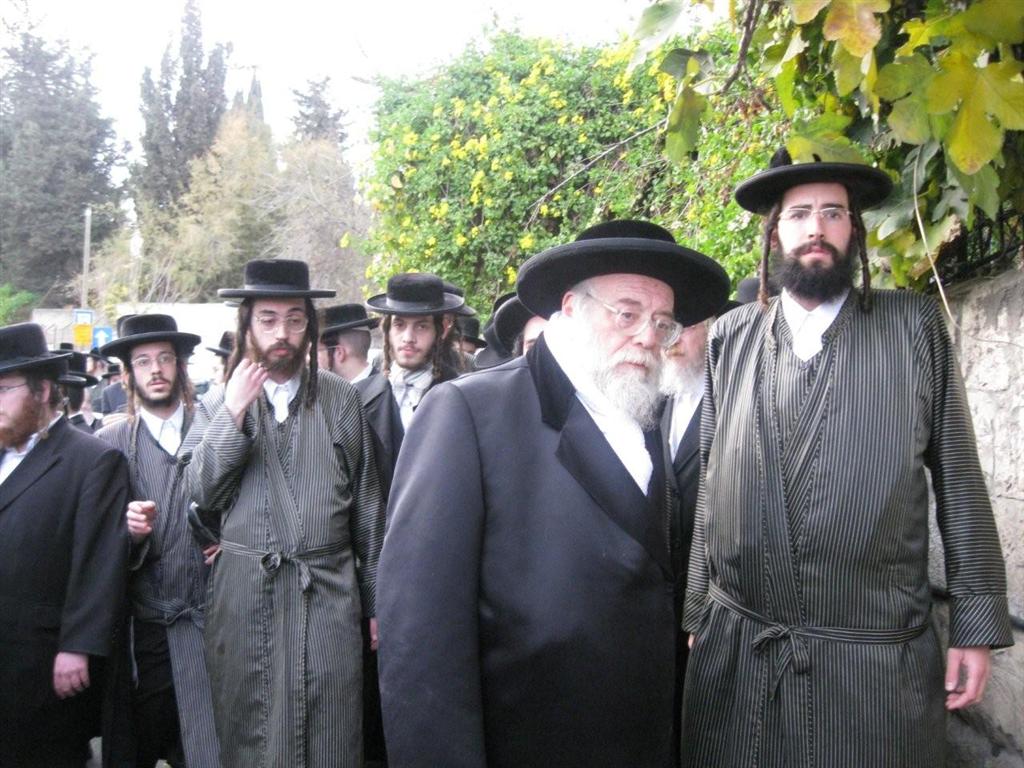 אלפים בהלווית מרן כ"ק האדמו"ר מזוויעהל זצ"ל