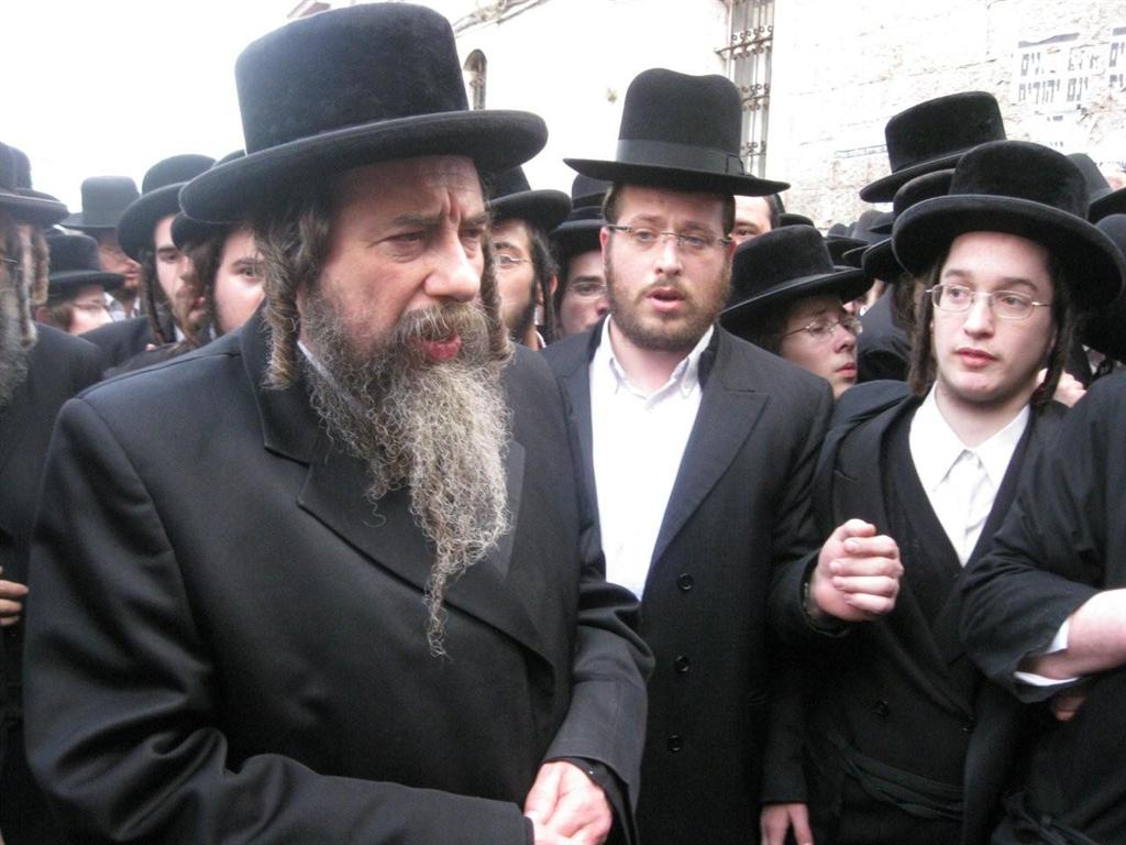 אלפים בהלווית מרן כ"ק האדמו"ר מזוויעהל זצ"ל