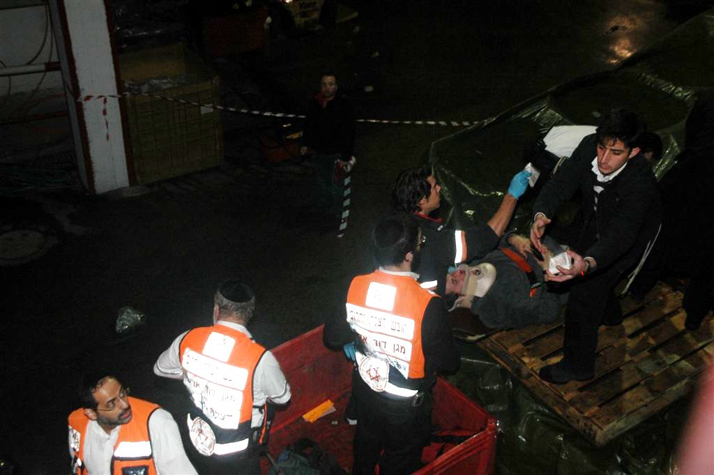 צפו: הרכב עף באויר ונחת בחצר מפעל קוקה קולה