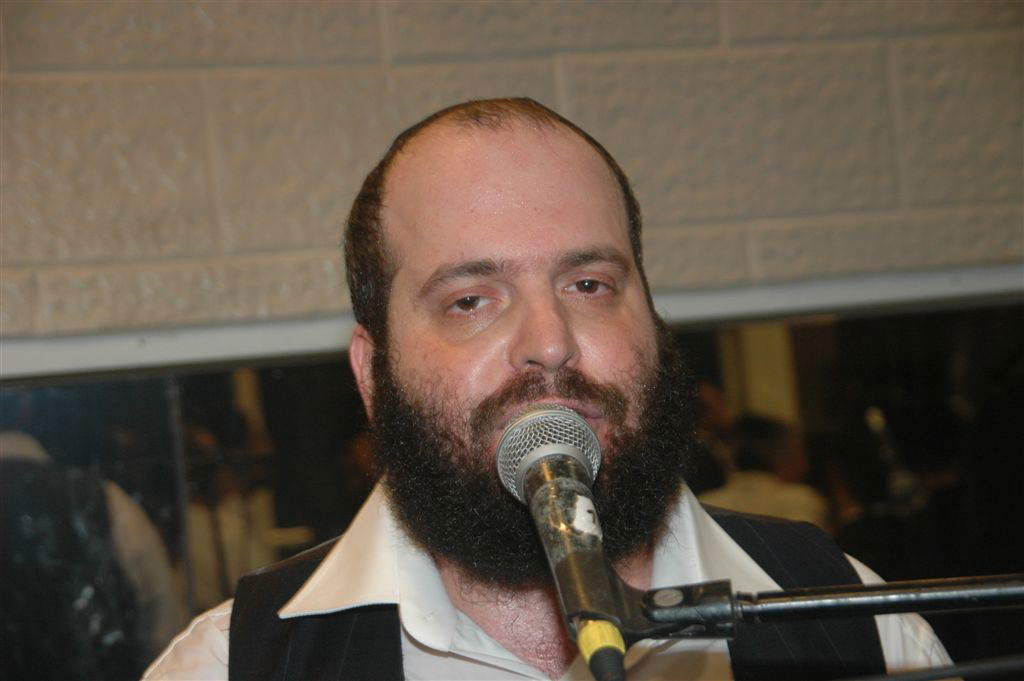 מצלם ושר: יהודה גרובייס מציג את תזמורת "מרקדים"