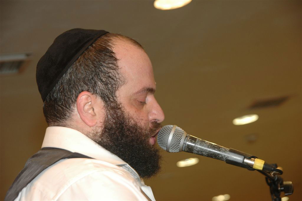 מצלם ושר: יהודה גרובייס מציג את תזמורת "מרקדים"