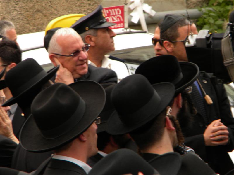 וידאו: ר´ מאיר פרוש מספיד את אביו הרב מנחם פרוש זצ"ל