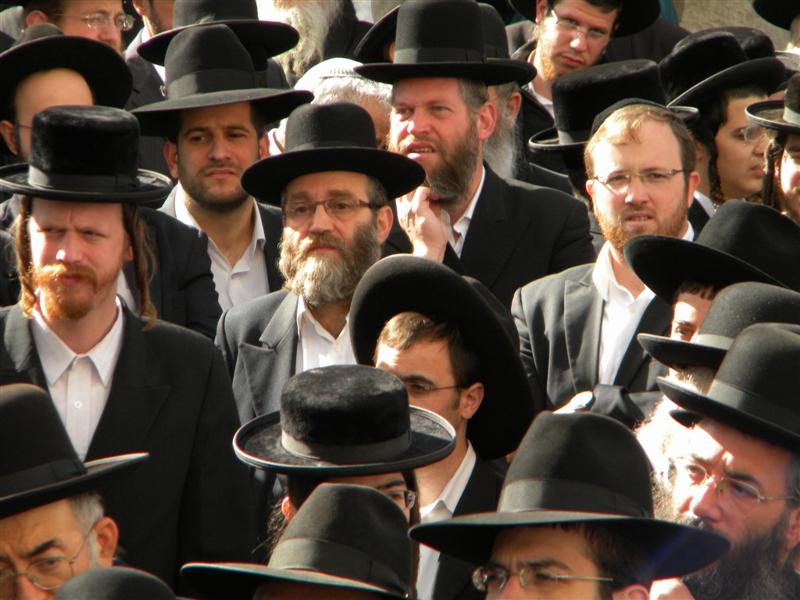 וידאו: ר´ מאיר פרוש מספיד את אביו הרב מנחם פרוש זצ"ל