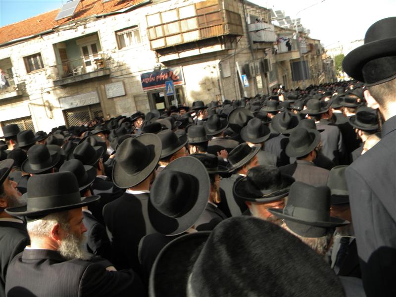 וידאו: ר´ מאיר פרוש מספיד את אביו הרב מנחם פרוש זצ"ל