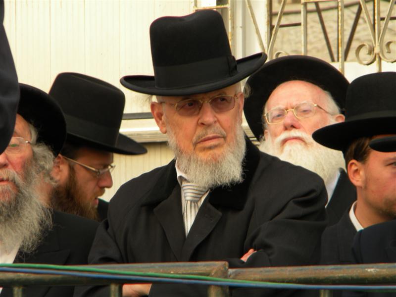 וידאו: ר´ מאיר פרוש מספיד את אביו הרב מנחם פרוש זצ"ל