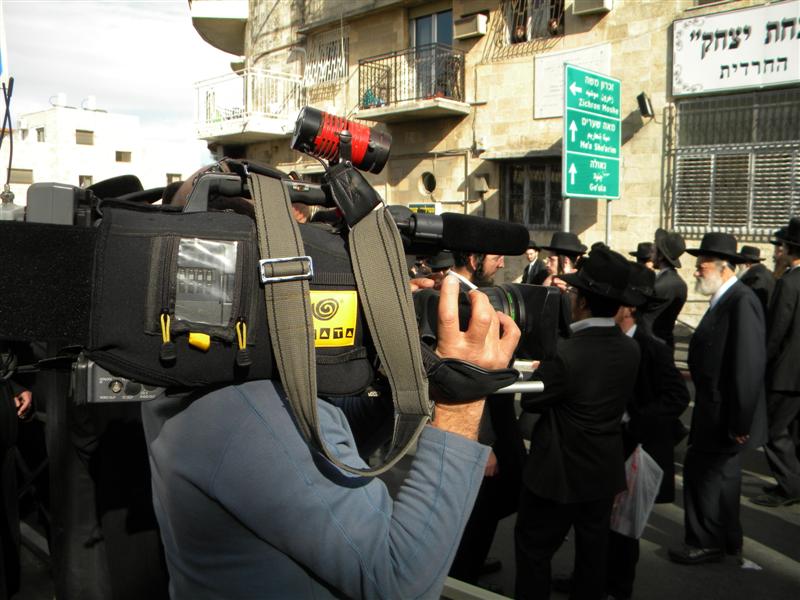 וידאו: ר´ מאיר פרוש מספיד את אביו הרב מנחם פרוש זצ"ל
