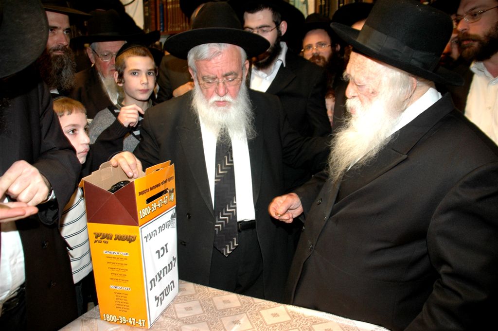 תפילת מנחה של "תענית אסתר" עם הגר"ח קנייבסקי