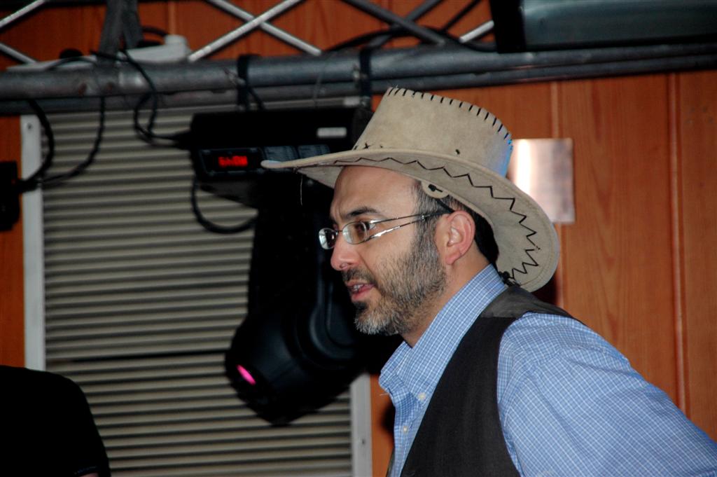 החקיין והשדרן יהודה שוקרון