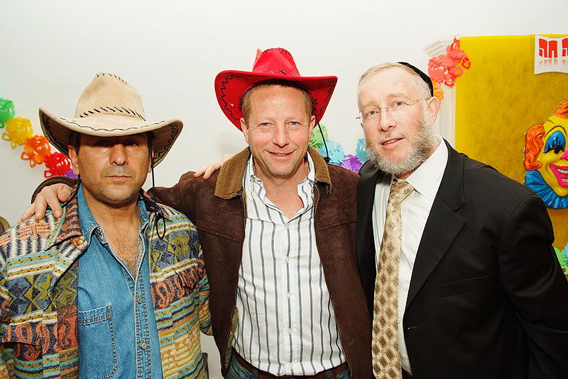 צפו בגלריה: השלט שמכריז מתי מותר למחות המן