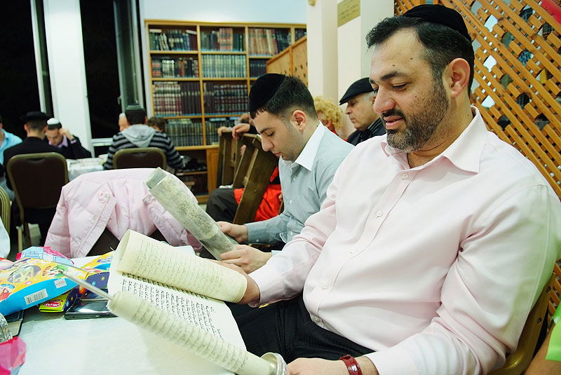 צפו בגלריה: השלט שמכריז מתי מותר למחות המן