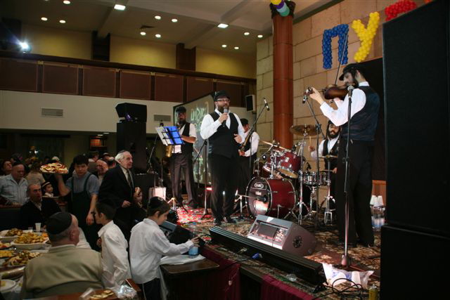 אלפים ברוסיה: והעיר מוסקבה צהלה ושמחה