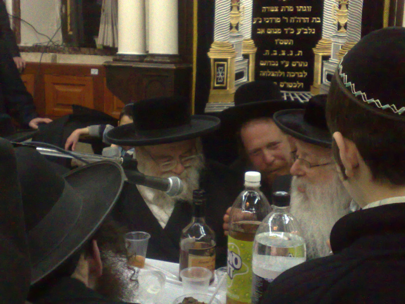 דיווח ותמונות: גאב"ד העדה החרדית בהילולת זקן משפיעי חב"ד רבי משה וובר זצ"ל