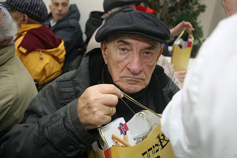 צפו בתמונות: ארגון החסד "חסדי יוסף" עשה חג שמח לנזקקי ירושלים