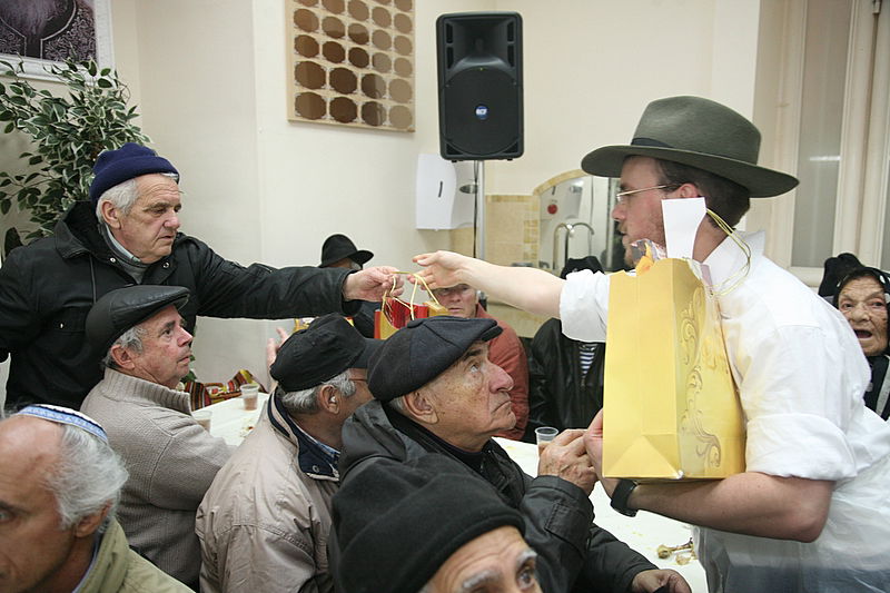 צפו בתמונות: ארגון החסד "חסדי יוסף" עשה חג שמח לנזקקי ירושלים
