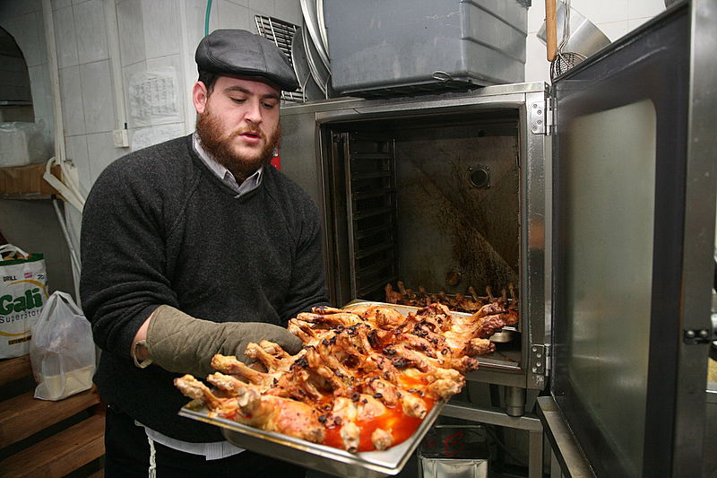 צפו בתמונות: ארגון החסד "חסדי יוסף" עשה חג שמח לנזקקי ירושלים