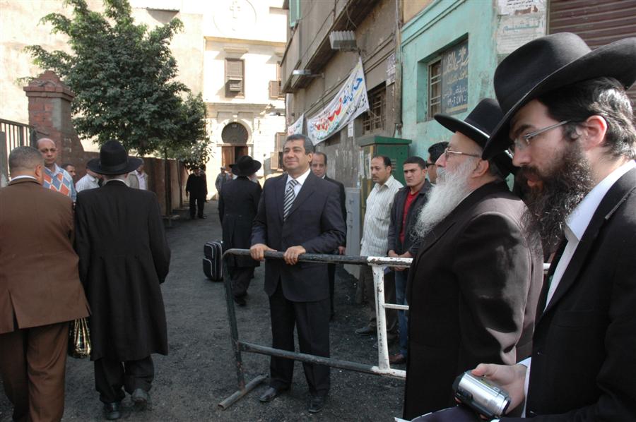 גלריית ענק: חונכים בית-כנסת במצרים