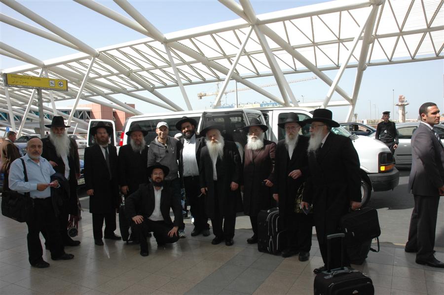 גלריית ענק: חונכים בית-כנסת במצרים