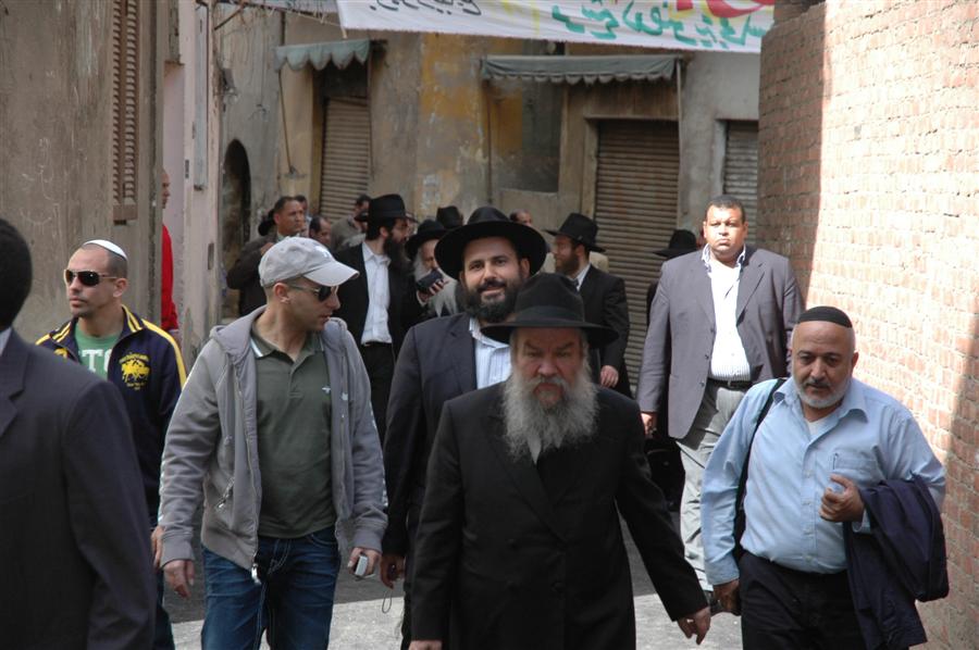 גלריית ענק: חונכים בית-כנסת במצרים