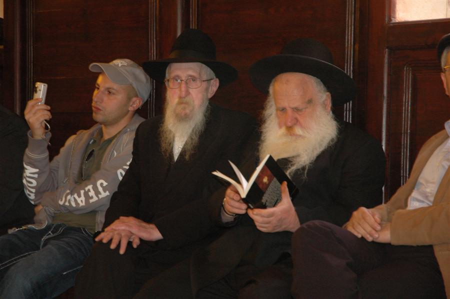 גלריית ענק: חונכים בית-כנסת במצרים