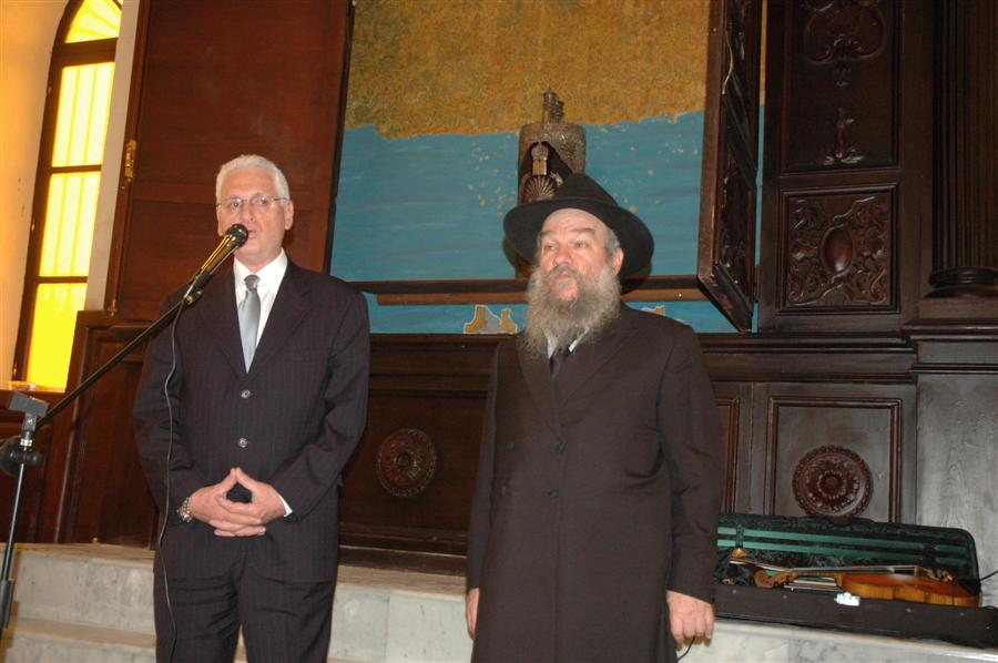 גלריית ענק: חונכים בית-כנסת במצרים