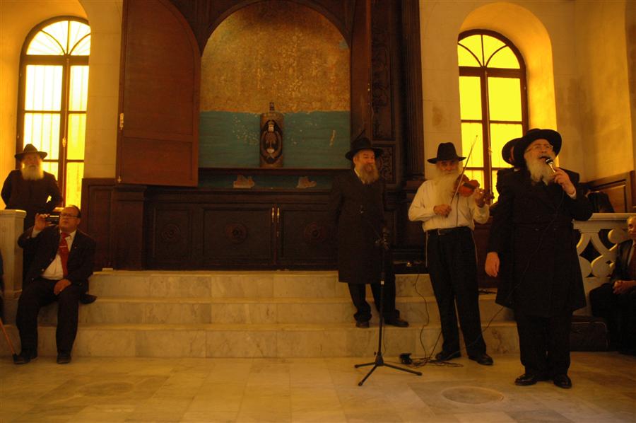 גלריית ענק: חונכים בית-כנסת במצרים