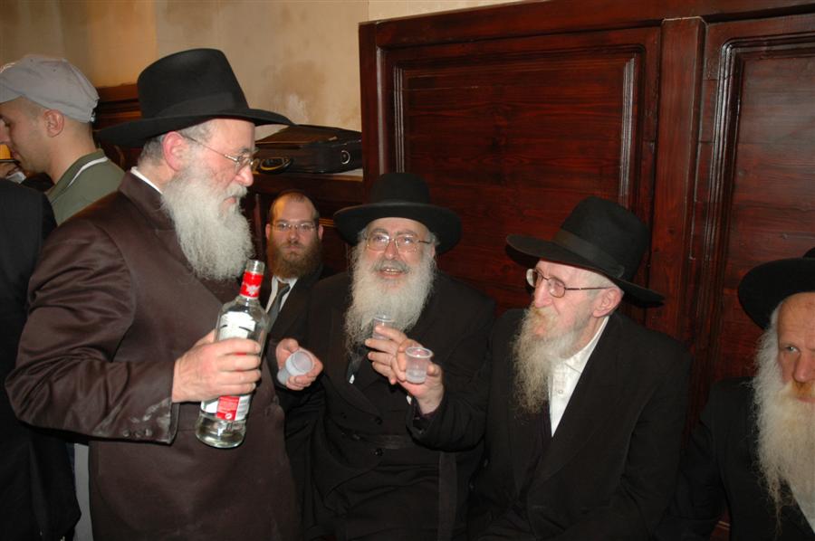 גלריית ענק: חונכים בית-כנסת במצרים