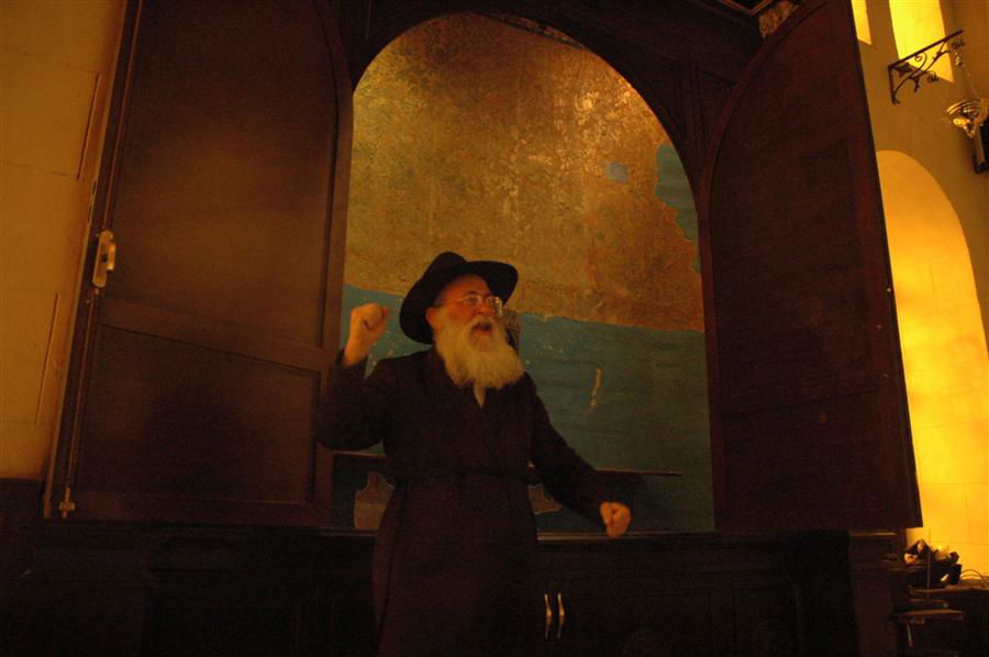 גלריית ענק: חונכים בית-כנסת במצרים