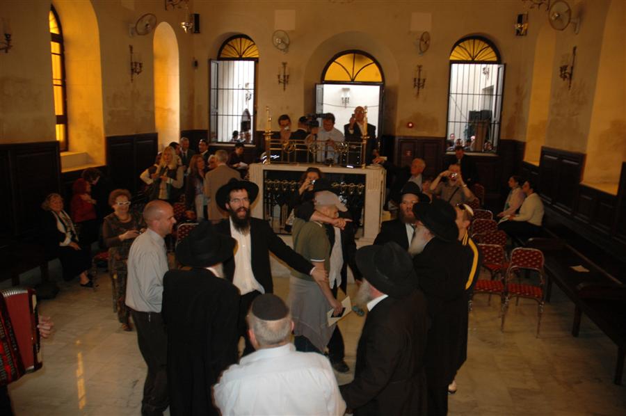 גלריית ענק: חונכים בית-כנסת במצרים